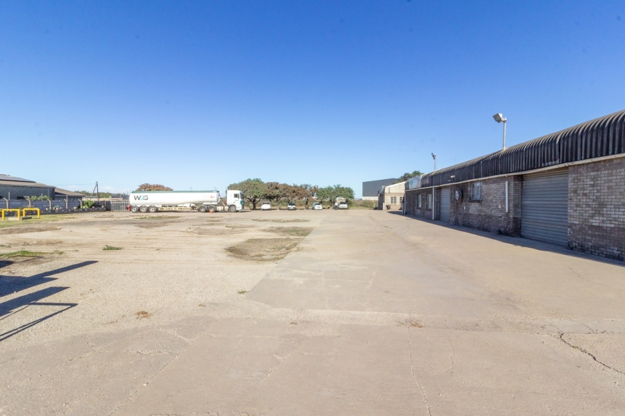 To Let commercial Property for Rent in Markman Industrial Eastern Cape